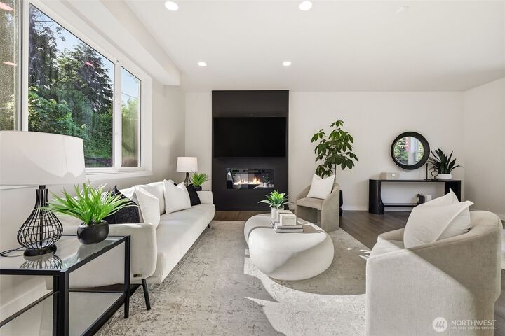 Property Photo: 7511 Dumar Way SW WA 98106