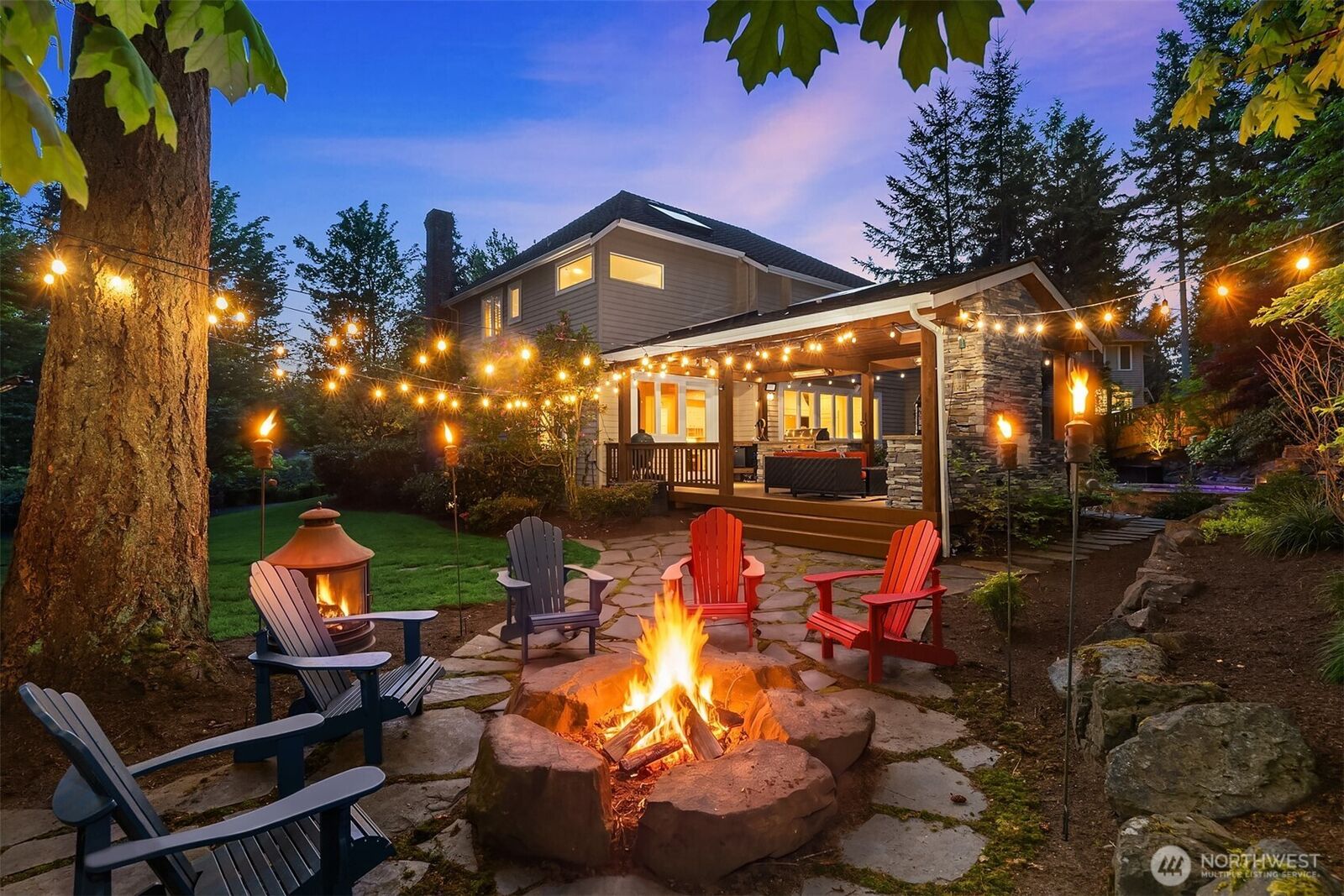 Property Photo:  8512  213th Place NE  WA 98053 