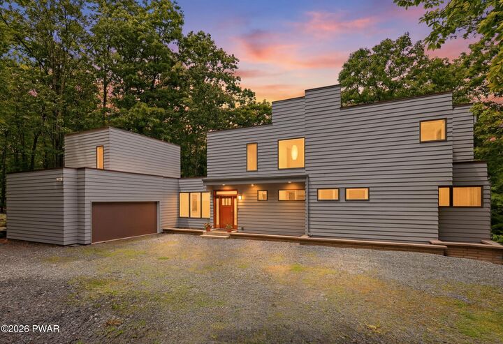 Property Photo: 128 Broadmoor Drive PA 18428