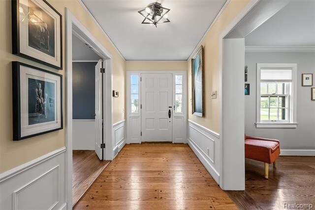 Property Photo: 3937 Englewood Court MI 48323