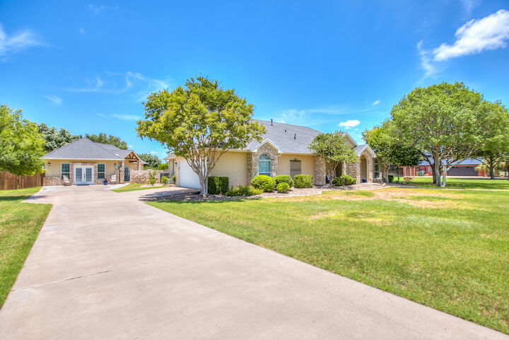Property Photo:  1506 Barbara Avenue  TX 76904 