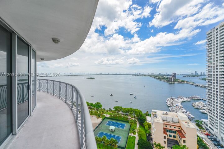 Property Photo: 1750 N Bayshore Dr 2402 FL 33132