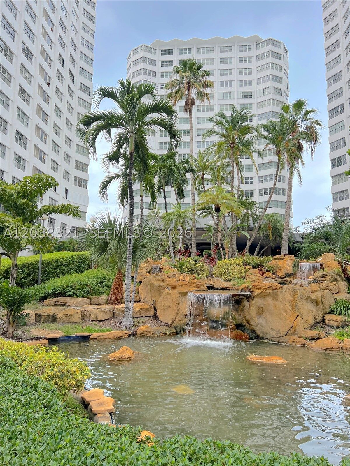 Property Photo: 801 Brickell Bay Dr 364 FL 33131