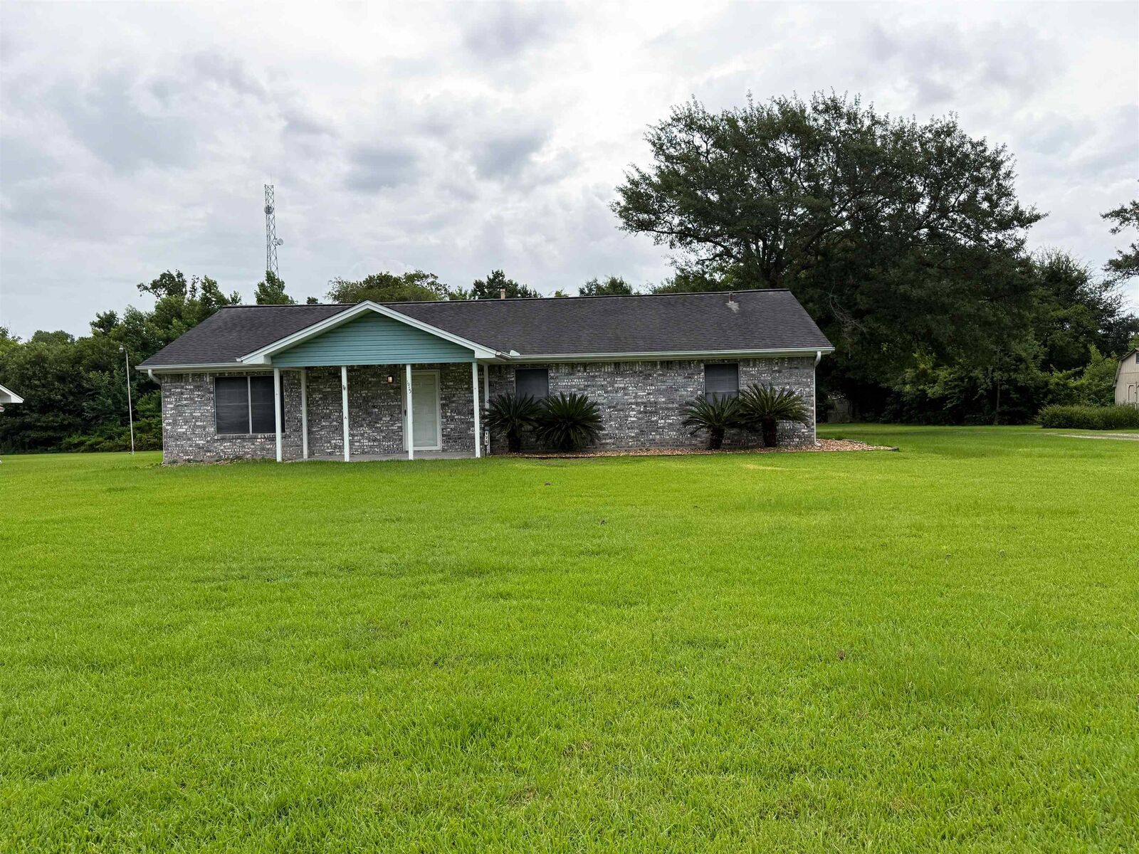 Property Photo:  175 Lake  TX 77611 