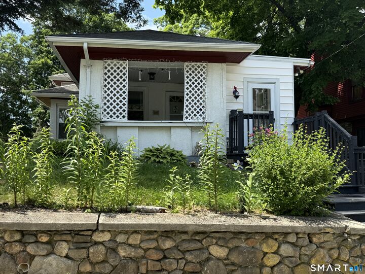 Property Photo:  46 Windsor Street  CT 06708 