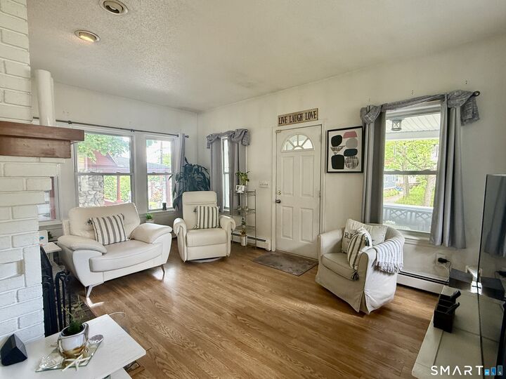 Property Photo:  46 Windsor Street  CT 06708 