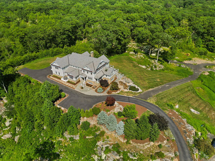 Property Photo: 29 Rogues Ridge CT 06883