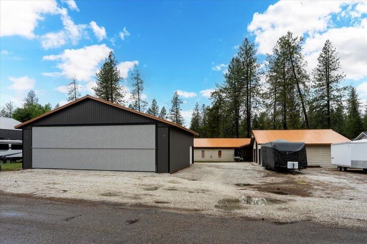 Property Photo:  136 Richmond Ln  WA 99109 