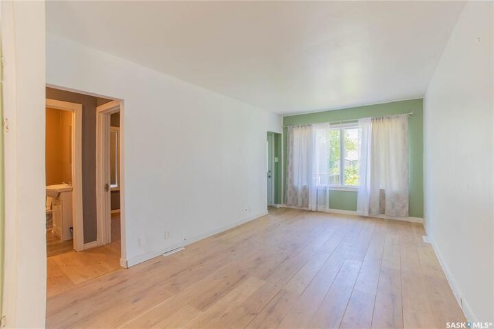 Property Photo:  1175 Queen Street  SK S4T 4B3 