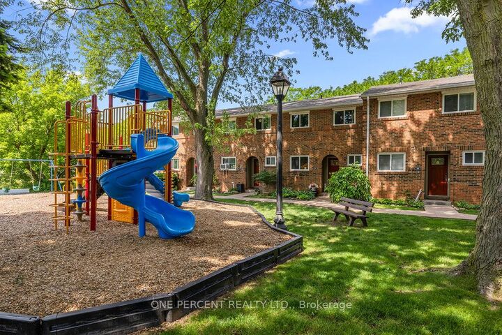 Property Photo: 125 Livingston Avenue 34 ON L3M 4S5
