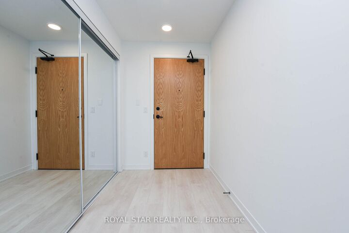 Property Photo: 7950 Bathurst Street 1502 ON L4J 0L4