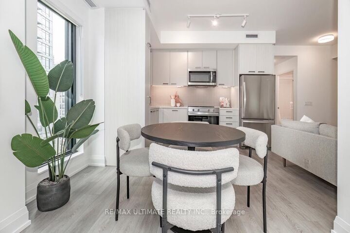 Property Photo: 20 Soudan Avenue 1008 ON M4S 1V5