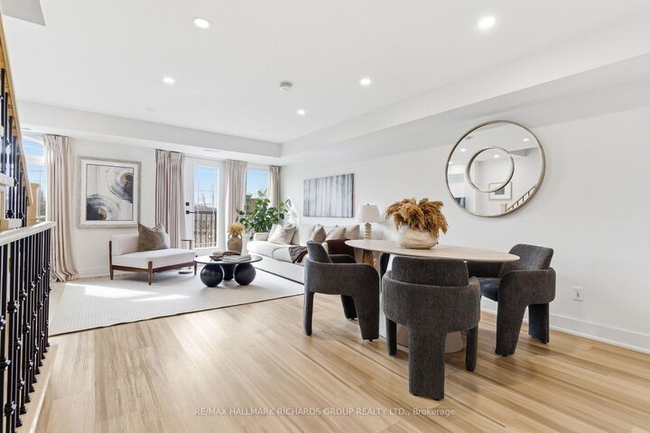 118 Finch Avenue W 8 — photo 1