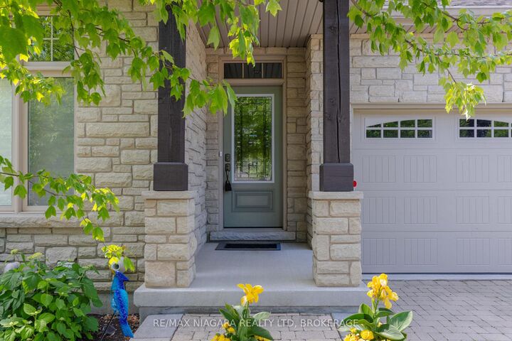 Property Photo: 19 Crimson Drive ON L0S 1J1