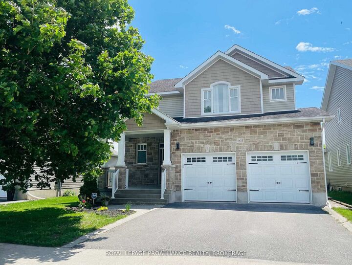 Property Photo: 1425 Evergreen Drive ON K7P 0H5