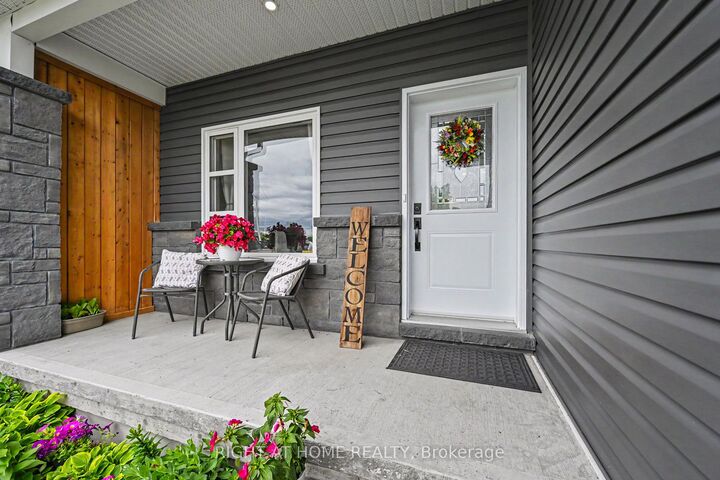 Property Photo: 306 Forestview Crescent ON K7V 0C4