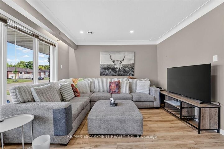 Property Photo: 300 Knoll Street ON L3K 5B9