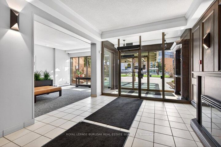 Property Photo: 1225 North Shore Boulevard E 710 ON L7S 1Z6