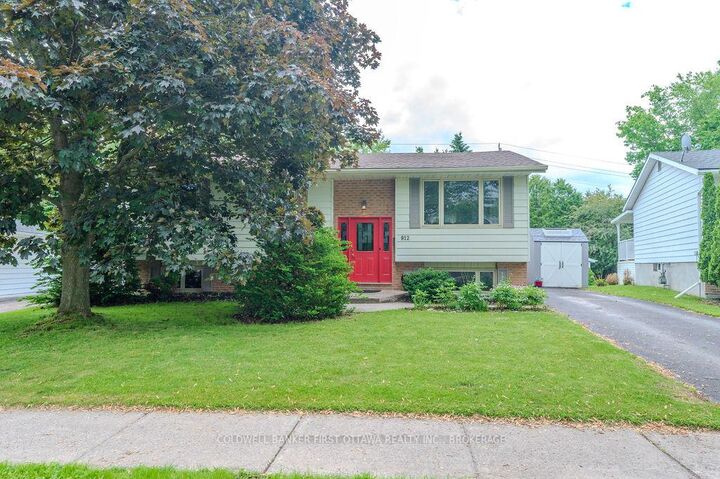 912 Safari Drive — photo 1