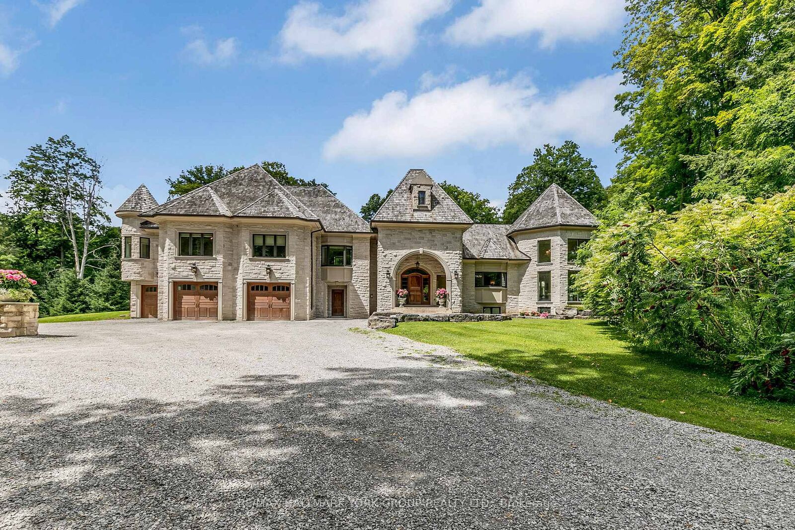 Property Photo: 1865 Davis Drive W ON L3Y 4V9