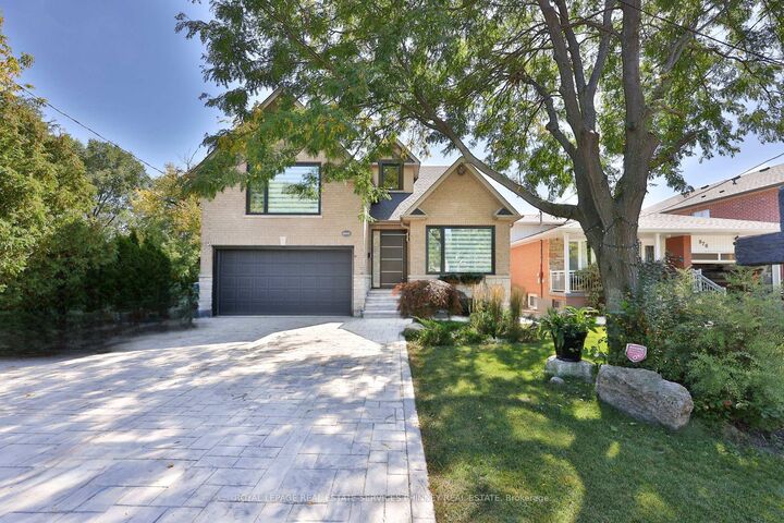 Property Photo:  880 6th Street  ON L5E 1N6 
