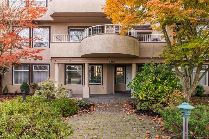 Property Photo: 3263 Alder St #104 BC V8X 1P3