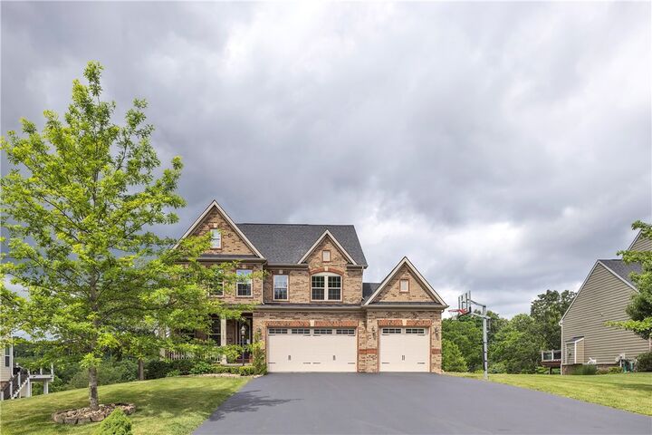 Property Photo:  1723 Stevensan Dr  PA 15143 