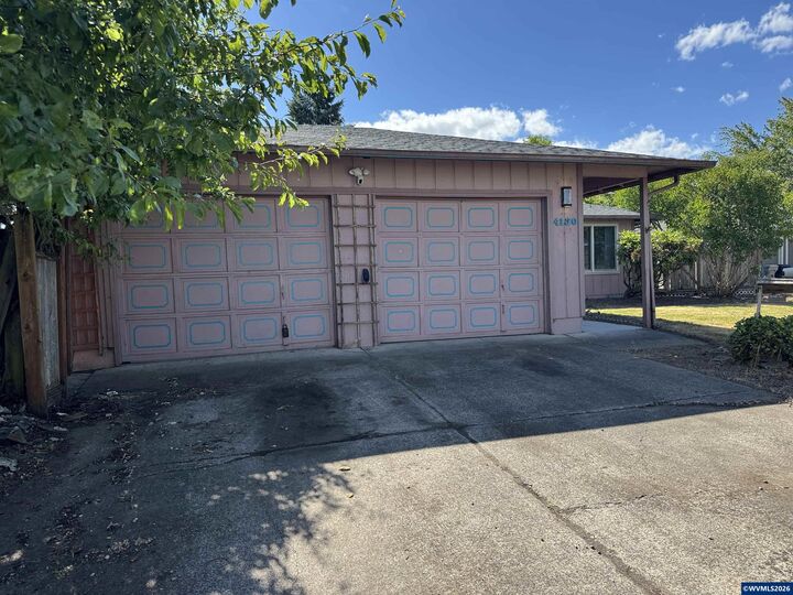 Property Photo:  4130 Clay Pl SE  OR 97322 