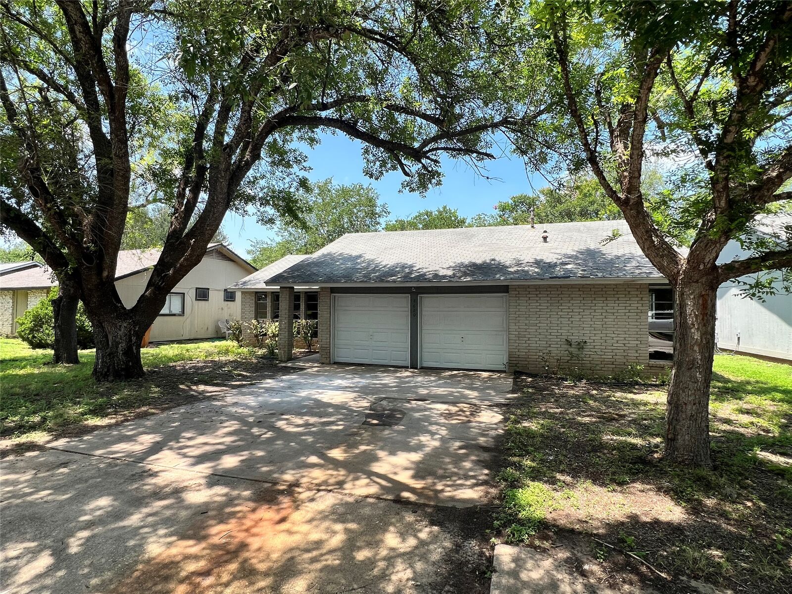 Property Photo:  4620 Button Bend Road  TX 78744 