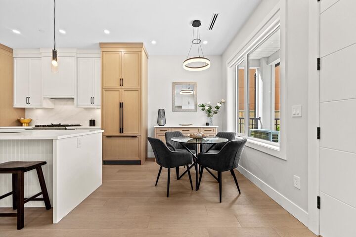 Property Photo:  8578 Cartier Street 1  BC V6P 4T8 