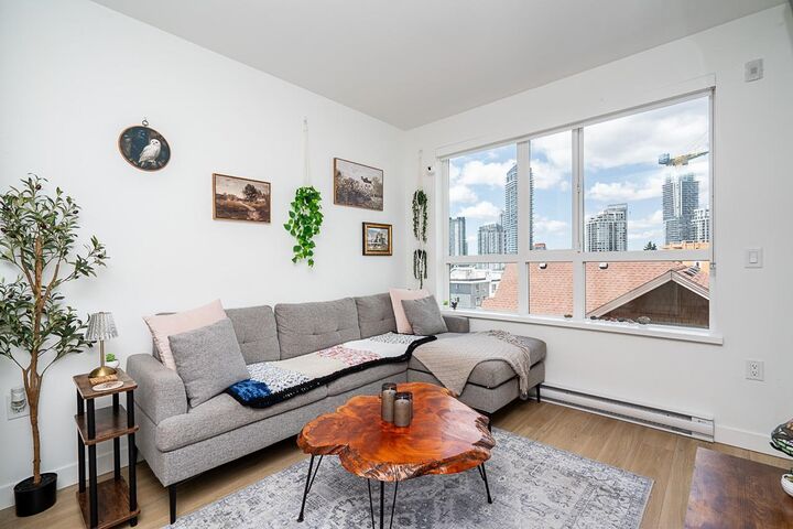 Property Photo:  723 Grover Avenue 302  BC V3J 0L9 