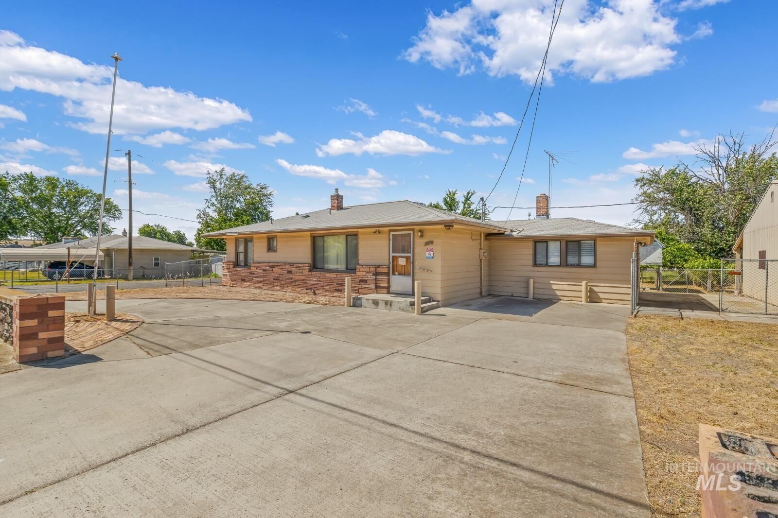 Property Photo: 1876 6th Ave WA 99403