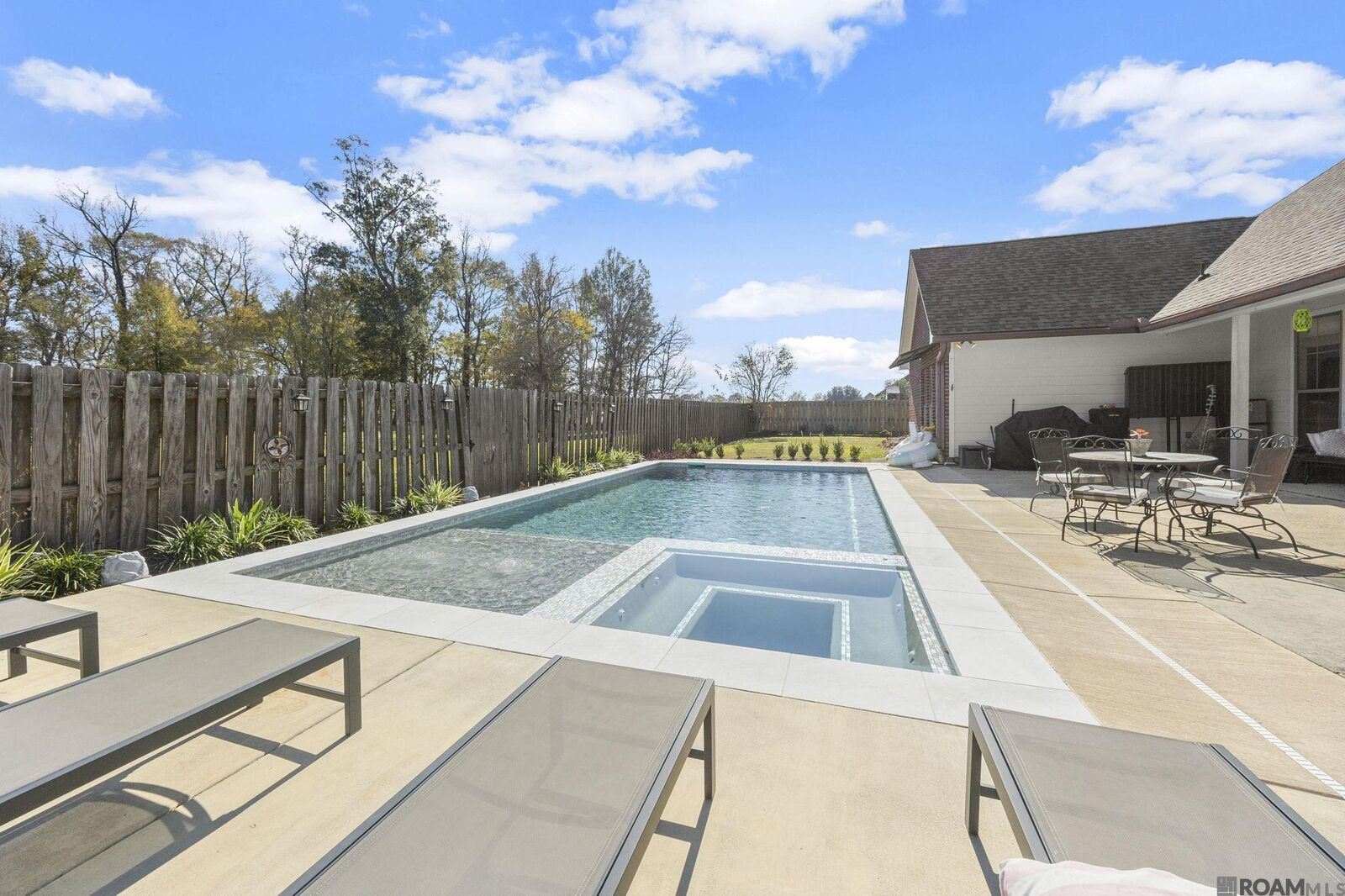 Property Photo: 8510 Ormand Dr LA 70791