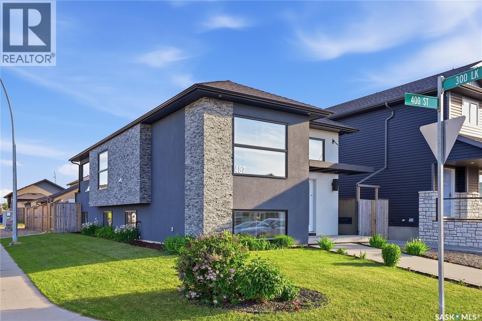Property Photo:  487 Kloppenburg Street  SK S7W 0N8 