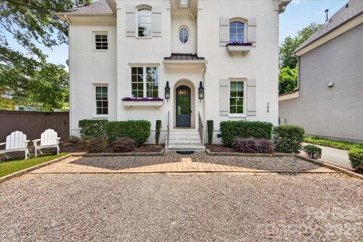 Property Photo: 748 Ellsworth Road NC 28211