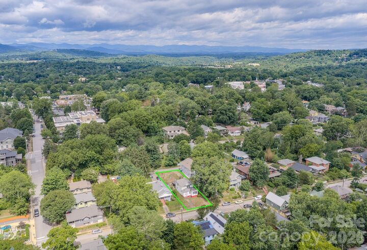 Property Photo: 49 Madison Avenue NC 28801