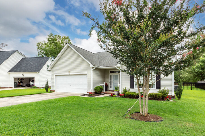 Property Photo: 1240 Creek Stone Way SC 29410