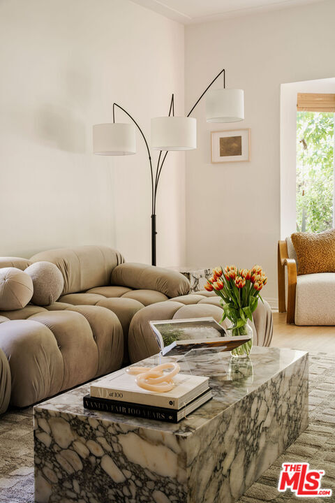 Property Photo:  2518 Canyon Dr  CA 90068 