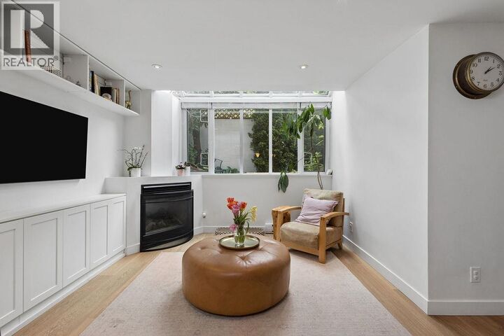 Property Photo:  1949 West 8th Avenue  BC V6J 1W2 