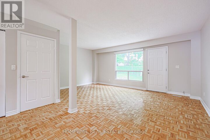 Property Photo:  560 Waverly Street North 25  ON L1J 5Y4 
