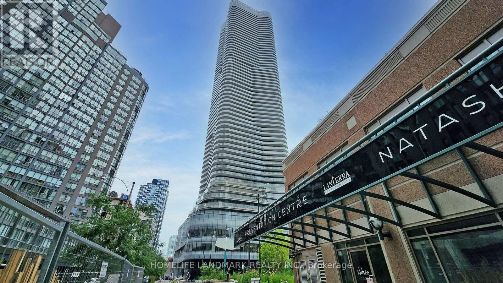 Property Photo:  11 Wellesley Street West 2502  ON M4Y 1E8 