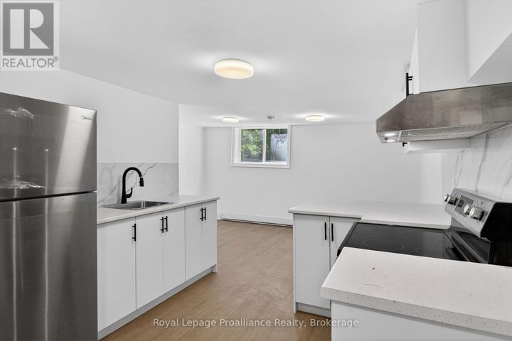 Property Photo: 171 Hazlitt Street 5 ON K9H 1L8