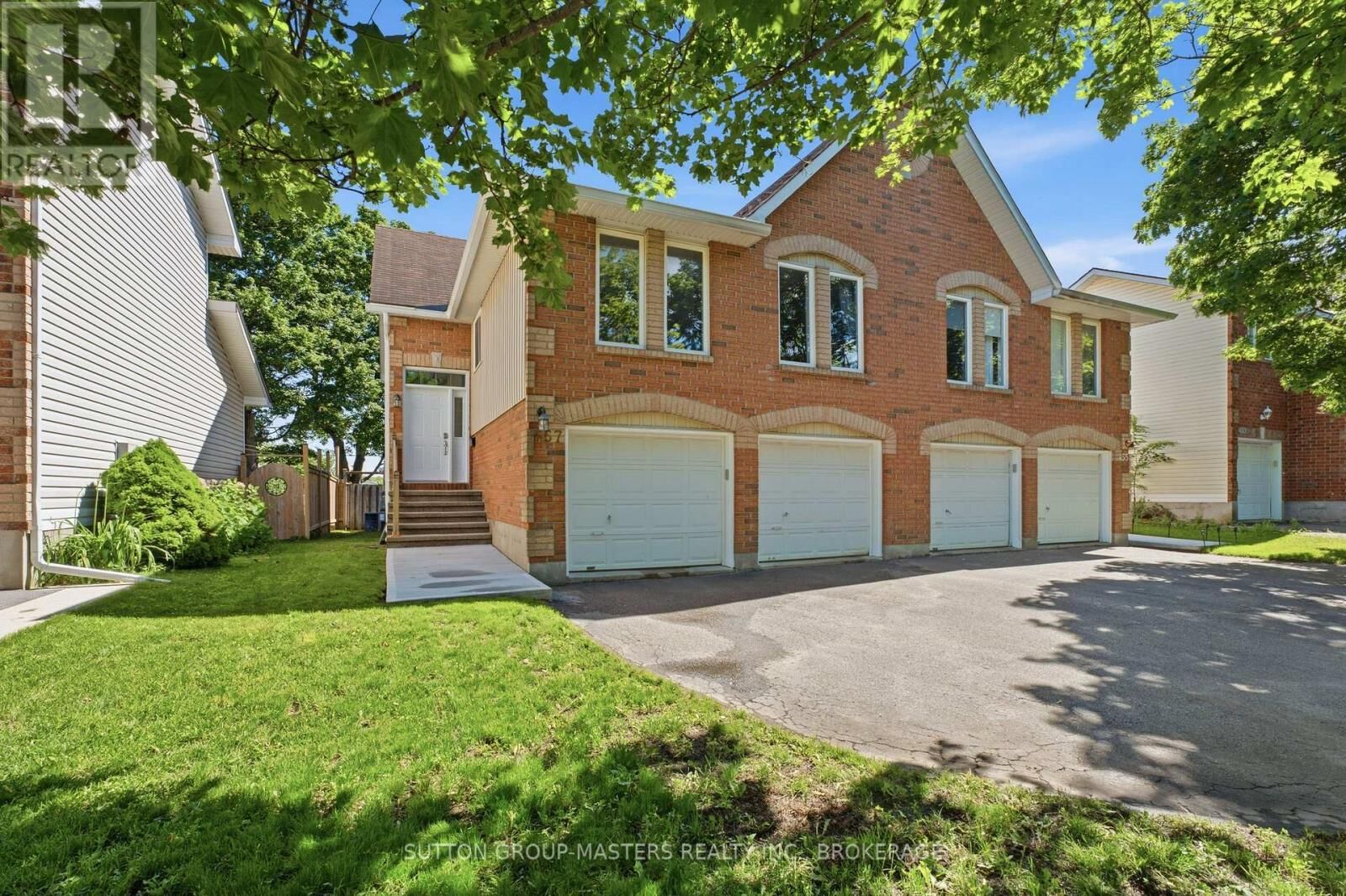Property Photo: 457 Fieldstone Drive ON K7K 7E4