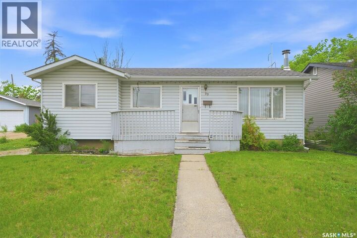 Property Photo:  99 Howell Avenue  SK S7L 3S9 