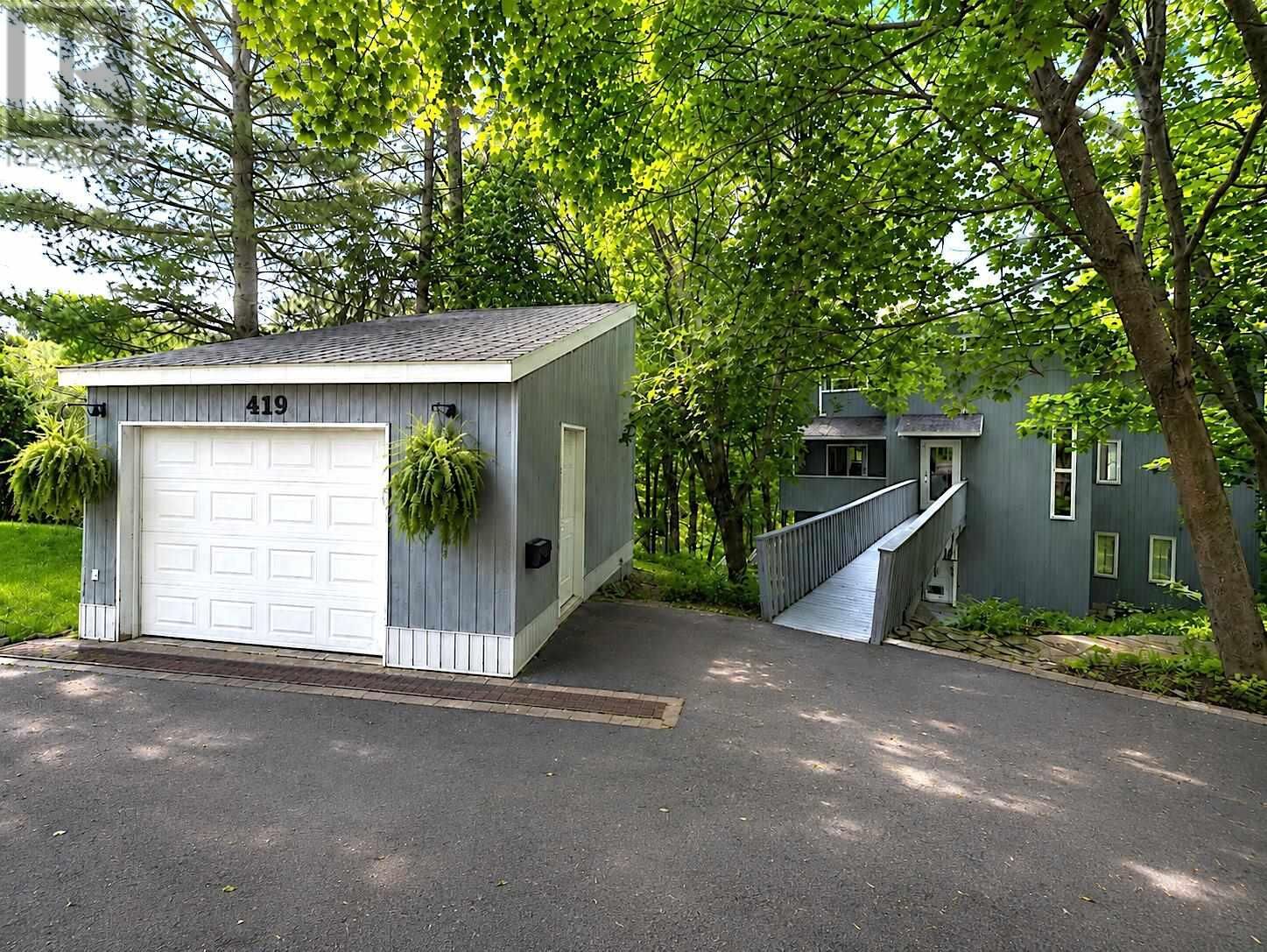 Property Photo:  419 Macdonald Ave  ON P6B 1H8 