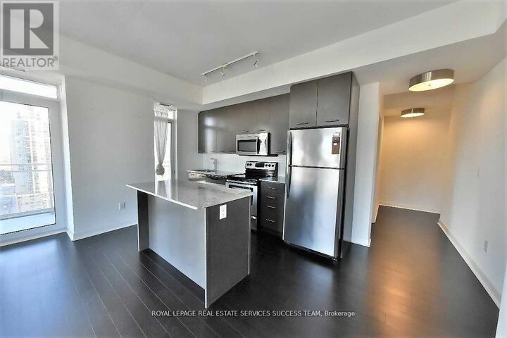 Property Photo: 365 Prince Of Wales Drive 1802 ON L5B 0G6