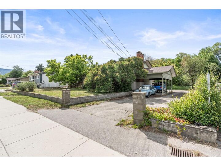 Property Photo: 3706 24 Avenue BC V1T 1L9