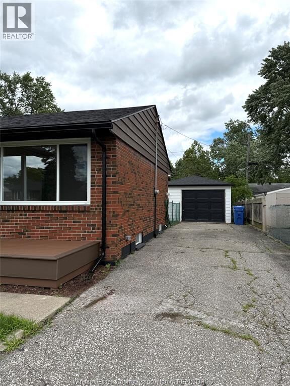 Property Photo:  3186 Mark  ON N9E 2W8 
