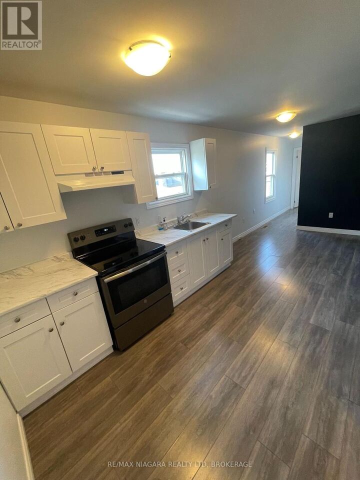Property Photo: 117 Lyons Avenue C ON L3B 1L9