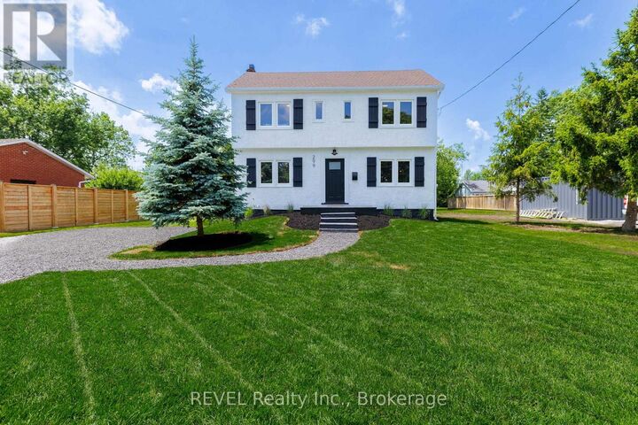 Property Photo:  299 First Avenue  ON L3C 1Z1 